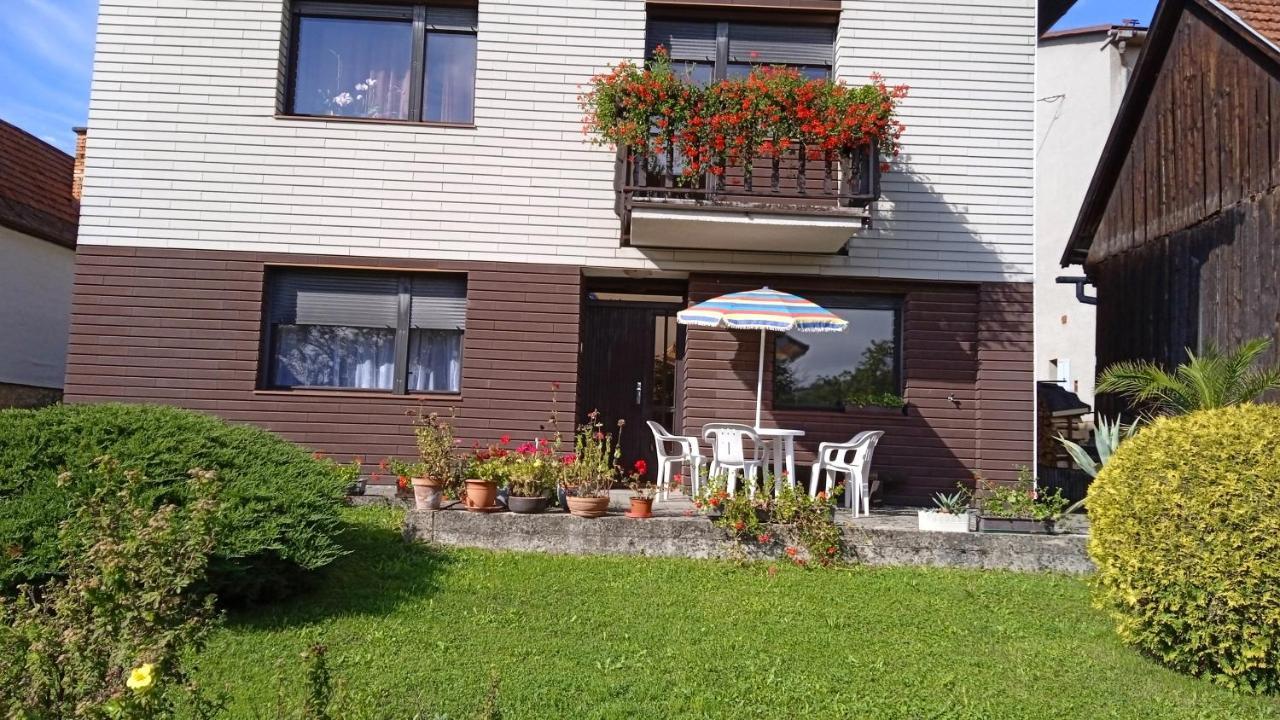 Apartman 6 Km Od Centra Banskej Bystrice 班斯卡-比斯特里察 外观 照片