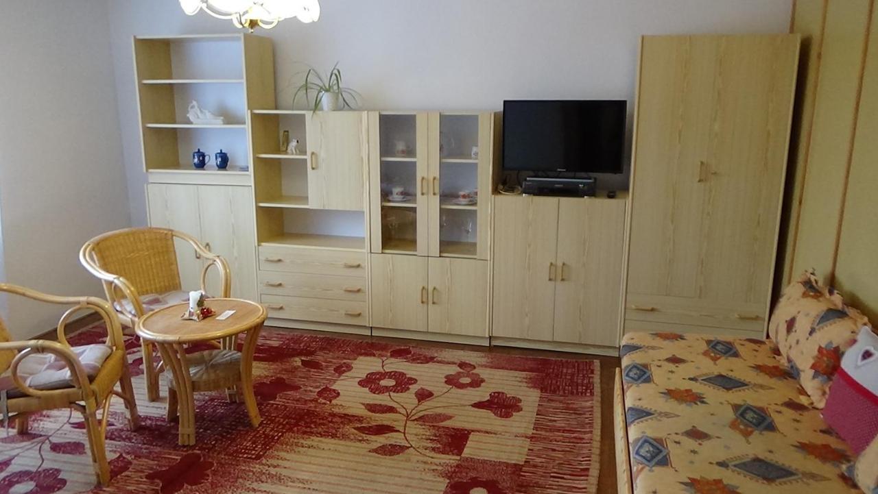 Apartman 6 Km Od Centra Banskej Bystrice 班斯卡-比斯特里察 外观 照片