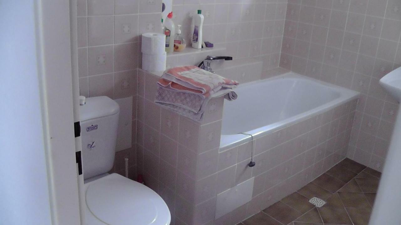 Apartman 6 Km Od Centra Banskej Bystrice 班斯卡-比斯特里察 外观 照片